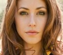 Amanda Crew